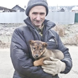 Щенка из подземного плена спасали всем городом