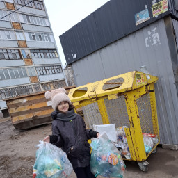 Сдали пластиковые бутылки на переработку